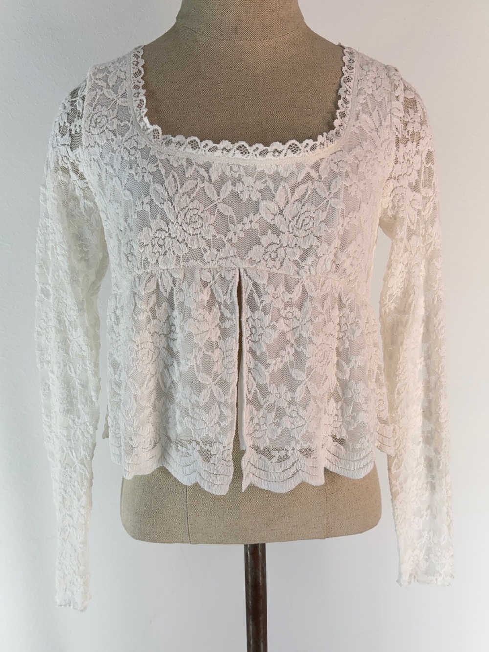 La Peche White Lace Babydoll Top Cropped Semi Sheer Split Hem NWOT Med Coquette